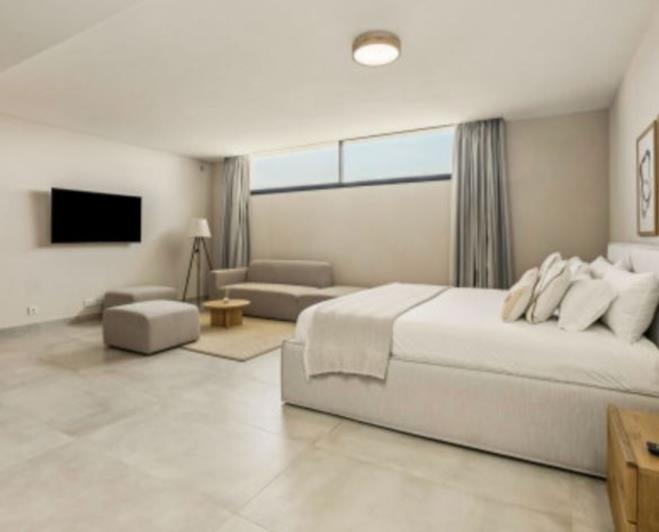 Image No.14-4 Bed Semi-Detached for sale