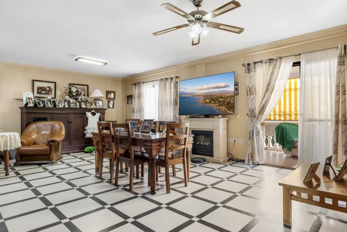 Image No.3-Maison / Villa de 5 chambres à vendre à Estepona