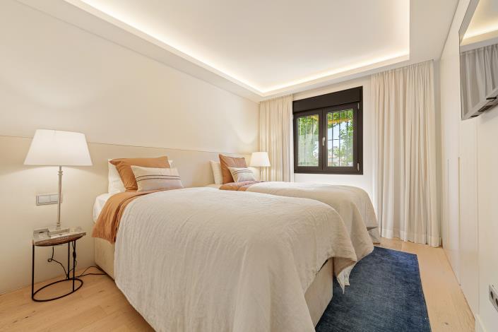 Image No.16-4 Bed Townhouse for sale