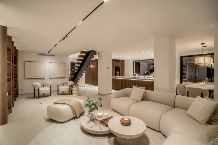 Image No.16-5 Bed Semi-Detached for sale