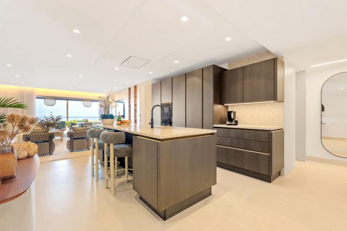 Image No.18-4 Bed Apartment for sale