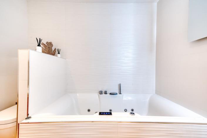 Image No.26-2 Bed Apartment for sale