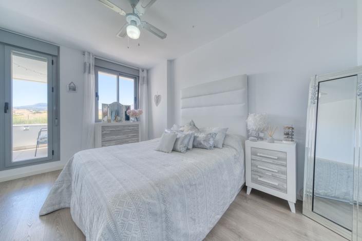 Image No.12-2 Bed Apartment for sale