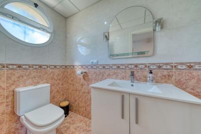 10-bb915d1cb19341576dcdc994b81ab9c5