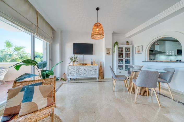 Image No.13-4 Bed Townhouse for sale