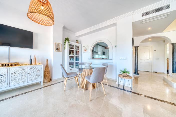 Image No.16-4 Bed Townhouse for sale