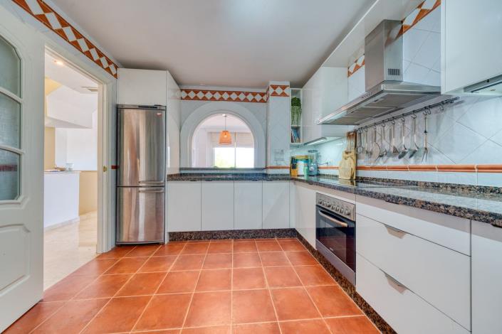 Image No.19-4 Bed Townhouse for sale