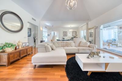 8-e64a9055bba3e77ac8aca3b893cdf826