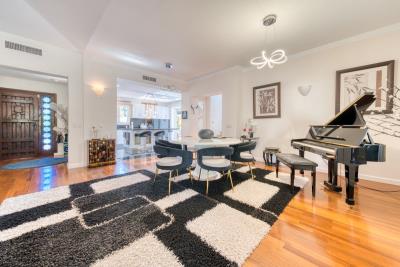 10-bb915d1cb19341576dcdc994b81ab9c5