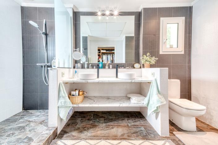 Image No.29-5 Bed Villa for sale