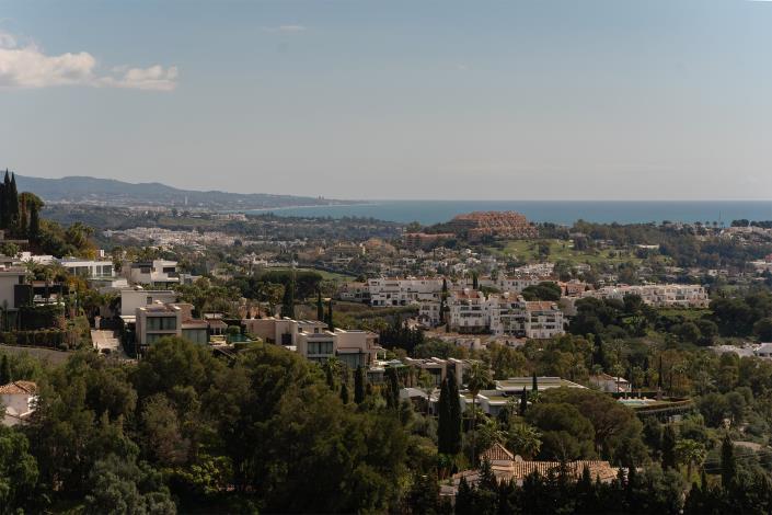 Image No.12-4 Bed Townhouse for sale