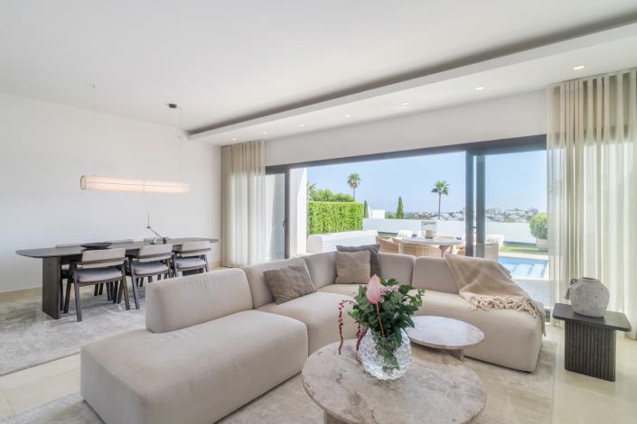 Image No.15-5 Bed Villa for sale