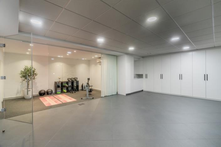 Image No.42-5 Bed Villa for sale