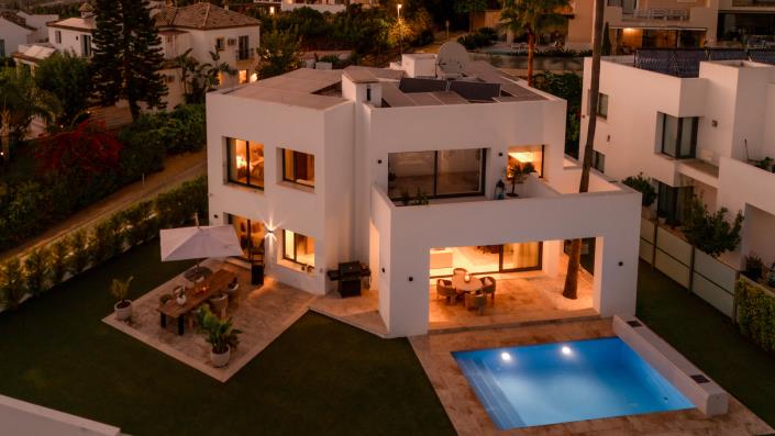 Image No.57-5 Bed Villa for sale