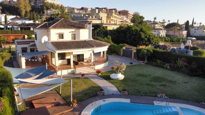 Image No.10-6 Bed Villa for sale