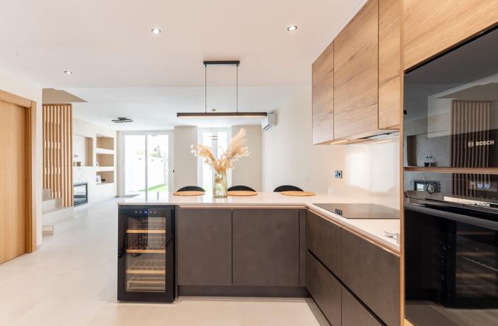 Image No.7-4 Bed Townhouse for sale