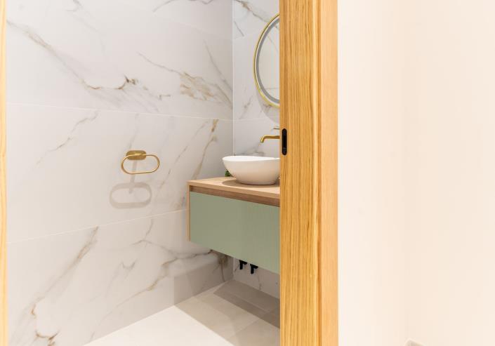 Image No.10-4 Bed Townhouse for sale