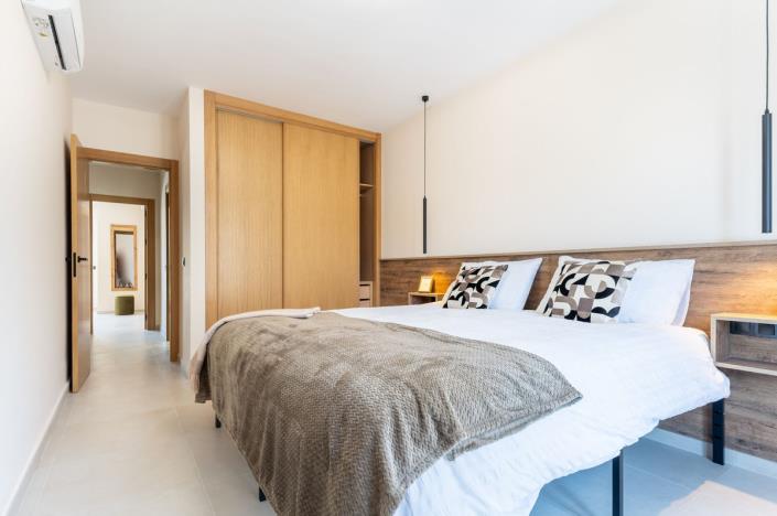 Image No.14-4 Bed Townhouse for sale