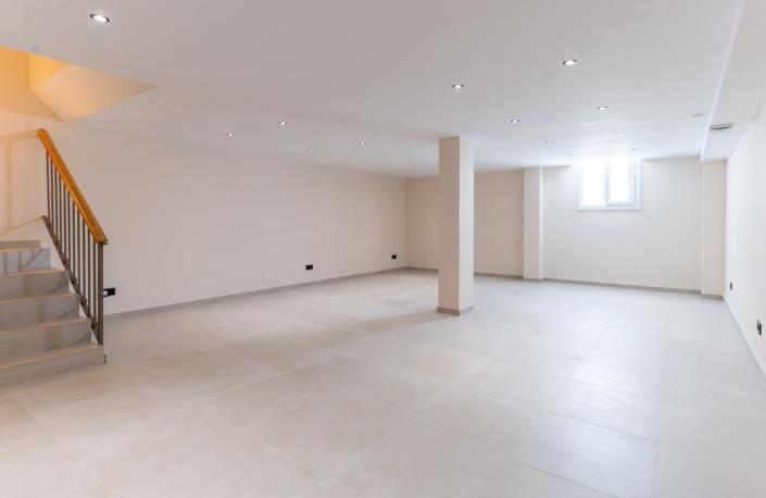 Image No.15-4 Bed Townhouse for sale