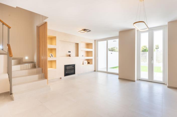 Image No.23-4 Bed Townhouse for sale