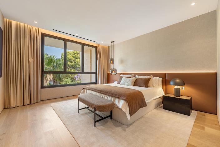 Image No.25-4 Bed Duplex for sale