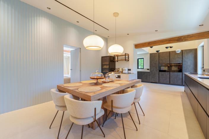 Image No.17-5 Bed Villa for sale