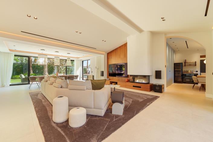 Image No.30-5 Bed Villa for sale