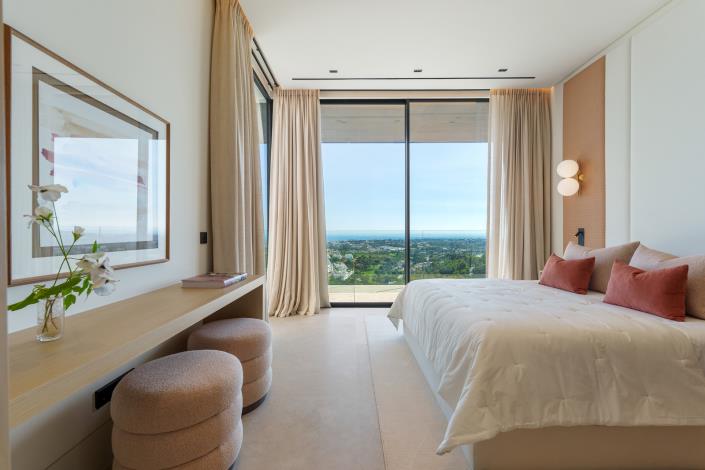 Image No.20-8 Bed Villa for sale