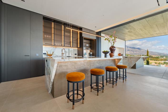 Image No.33-8 Bed Villa for sale