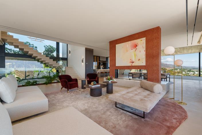 Image No.40-8 Bed Villa for sale