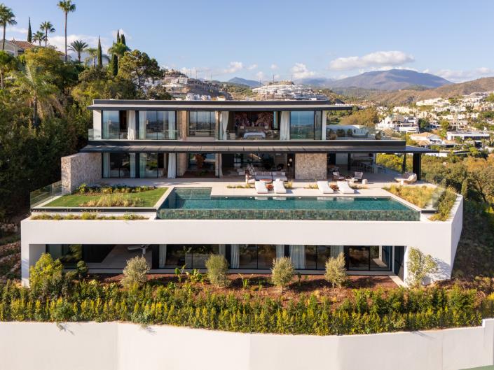 Image No.57-8 Bed Villa for sale