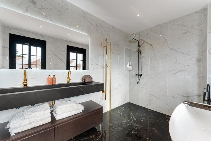 Image No.18-6 Bed Villa for sale