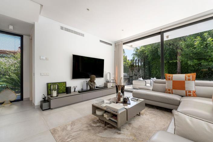 Image No.10-4 Bed Villa for sale