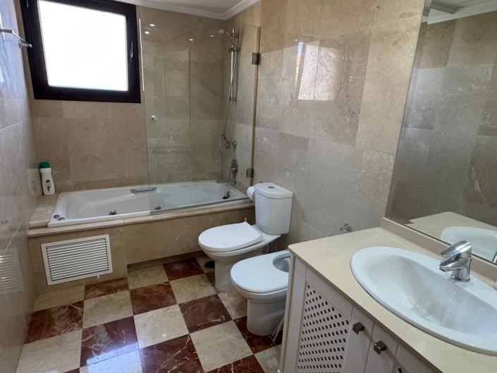 Image No.3-3 Bed Apartment for sale