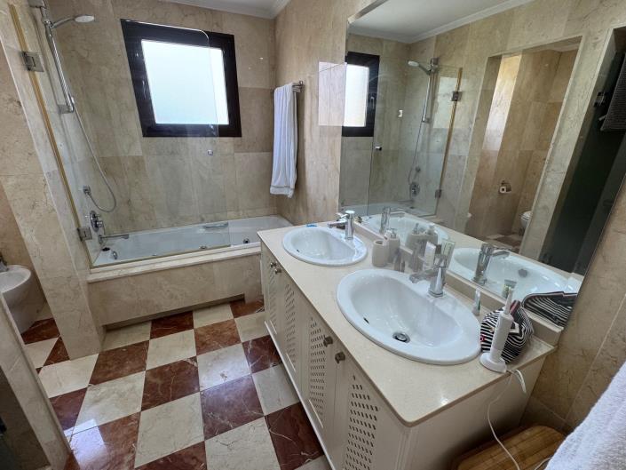 Image No.6-3 Bed Apartment for sale