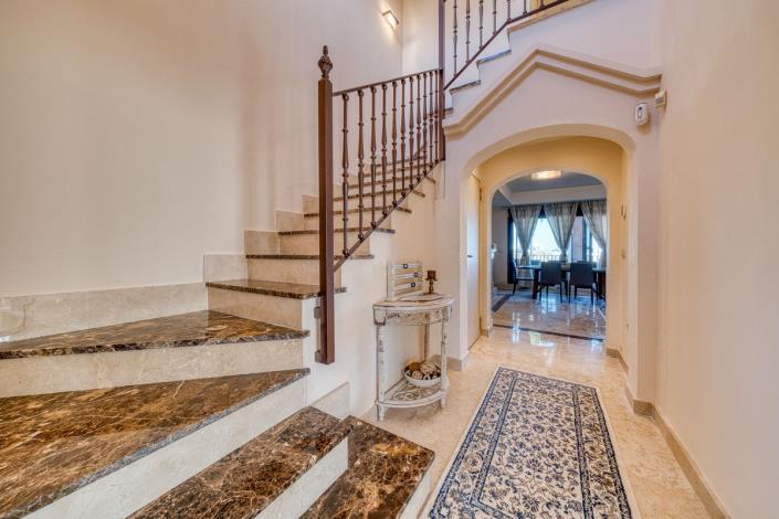 Image No.5-3 Bed Townhouse for sale