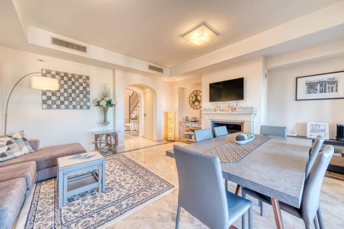 Image No.8-3 Bed Townhouse for sale