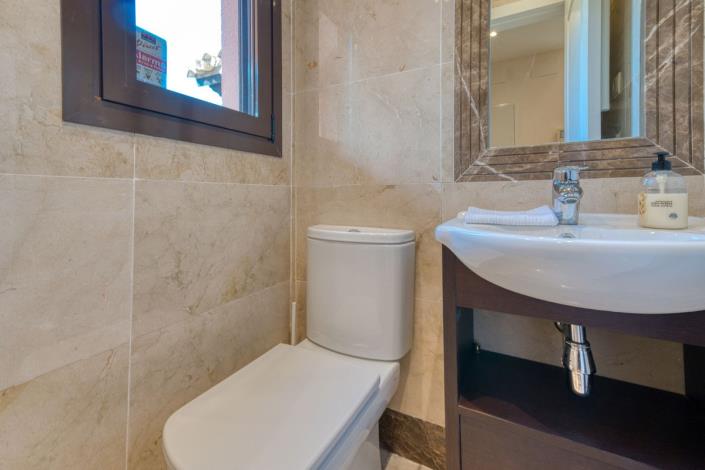 Image No.17-3 Bed Townhouse for sale