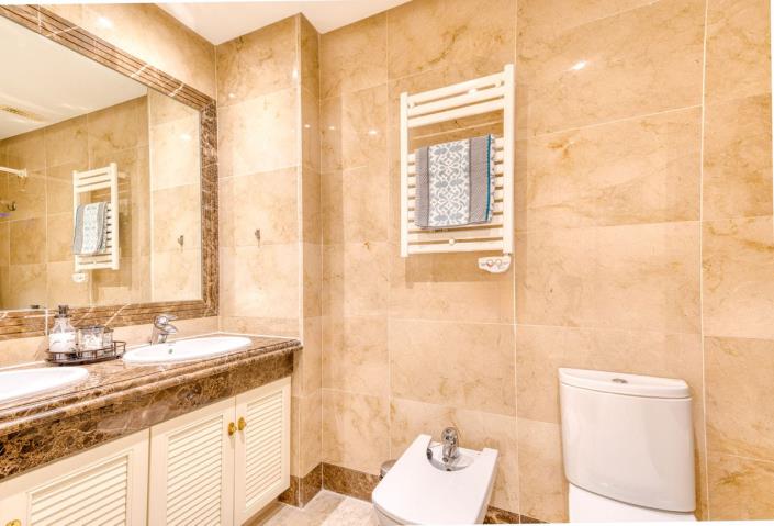 Image No.25-3 Bed Townhouse for sale