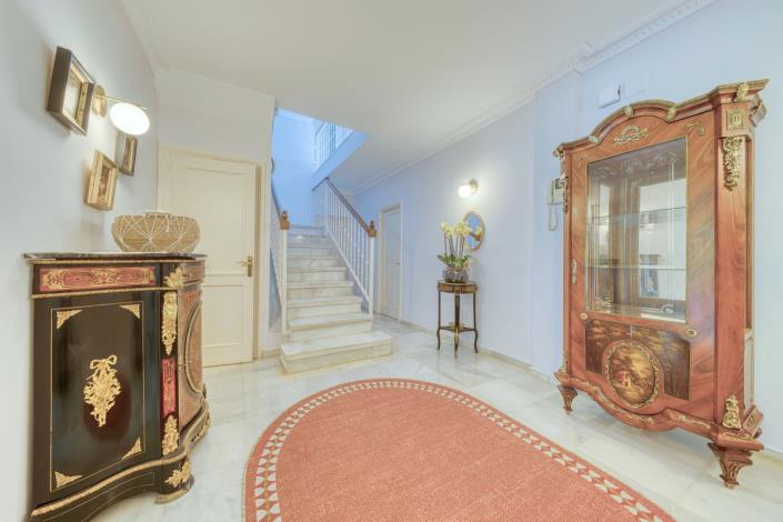 Image No.3-Villa de 6 chambres à vendre à Nueva Andalucia