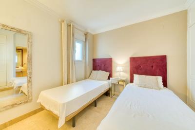 11-20939a0134ad724a8cb2a801094d15a4