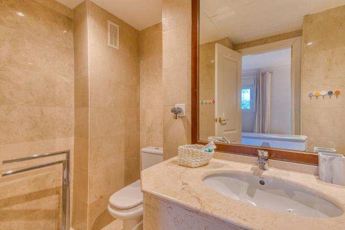 Image No.13-3 Bed Apartment for sale