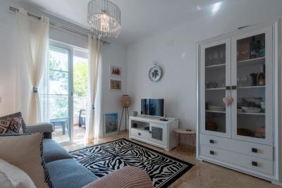 10-bb915d1cb19341576dcdc994b81ab9c5