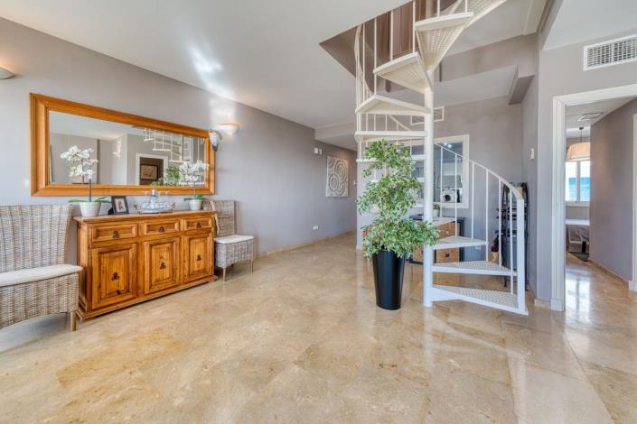 Image No.9-4 Bed Duplex for sale