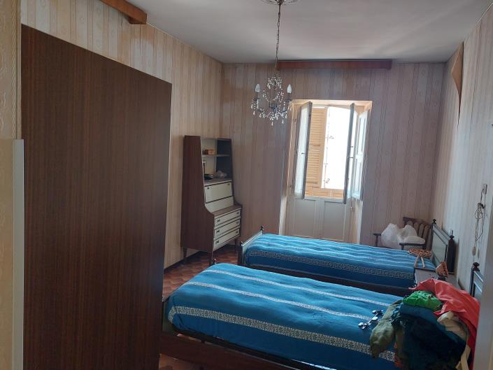 Image No.29-4 Bed Townhouse for sale