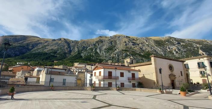 Image No.49-4 Bed Townhouse for sale