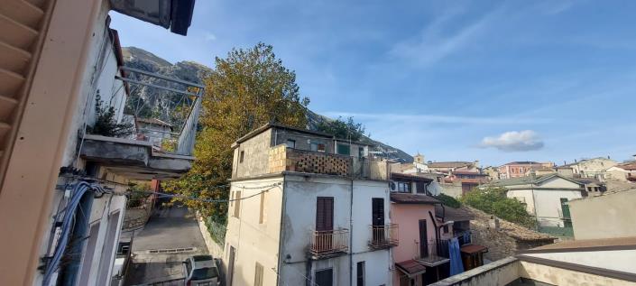 Image No.18-4 Bed Townhouse for sale