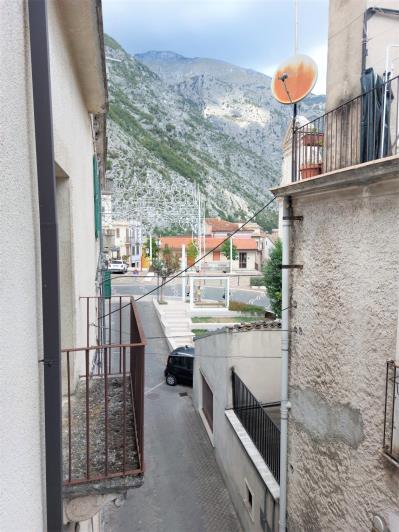 Image No.11-3 Bed Townhouse for sale