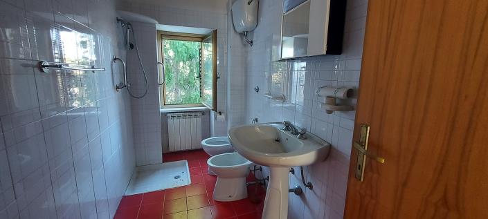 Image No.17-2 Bed Country Property for sale