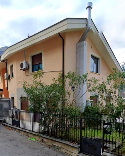 Image No.2-2 Bed Townhouse for sale